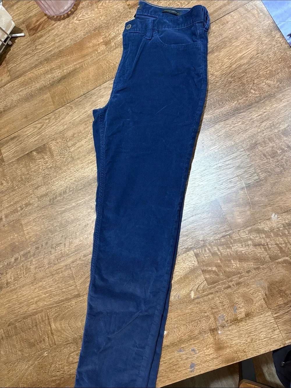 Banana Republic Traveler Athletic Tapered fit corduroy pants. Navy blue. 32 x 32